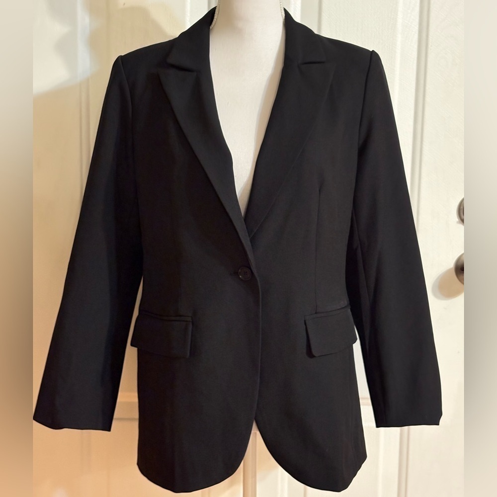 Banana Republic Elegant Black Blazer size 8P NWT